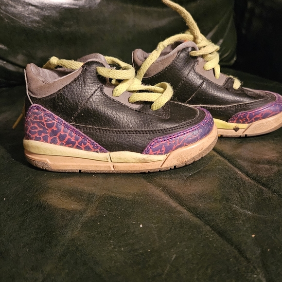 Jordan sneakers - Picture 2 of 6